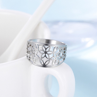 Flower Pattern Hollow Out 304 Stainless Steel Finger Rings FS-WGDCC5F-01-1