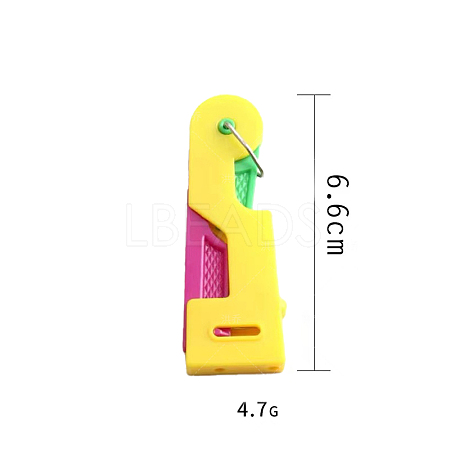 Plastic Needle Threaders PW-WG40554-01-1