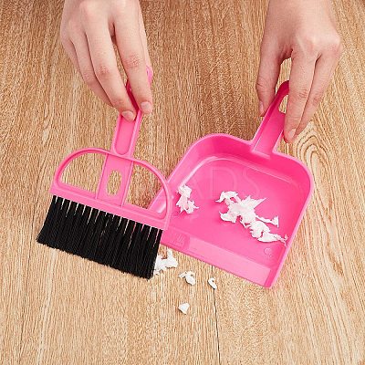 Plastic Small Animal Triangle Toilet Trainer Corner AJEW-GA0001-34A-1
